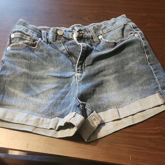 No Boundaries Blue Jean Shorts - Picture 1 of 4